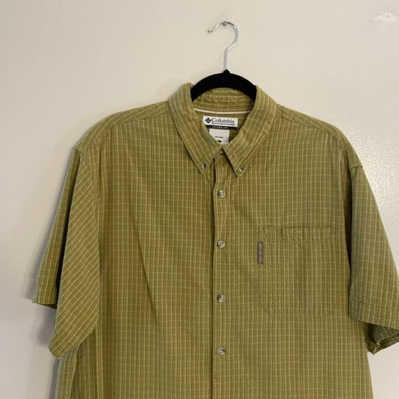 Columbia Men's Sz L Green Short Sleeve Button Up Collared Shirt - Picture 3 of 10